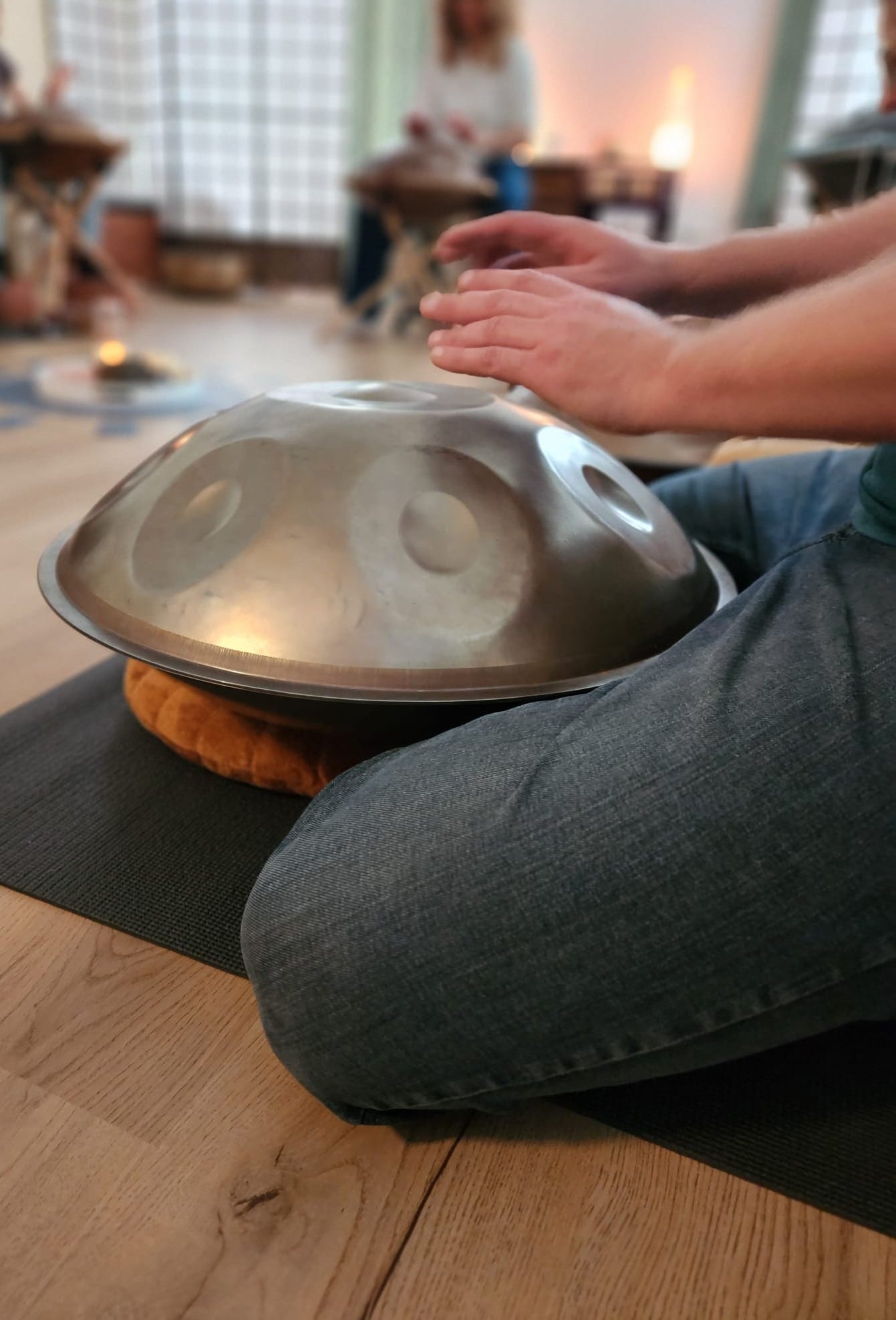 Travel-mini-handpan-roestvrij-staal