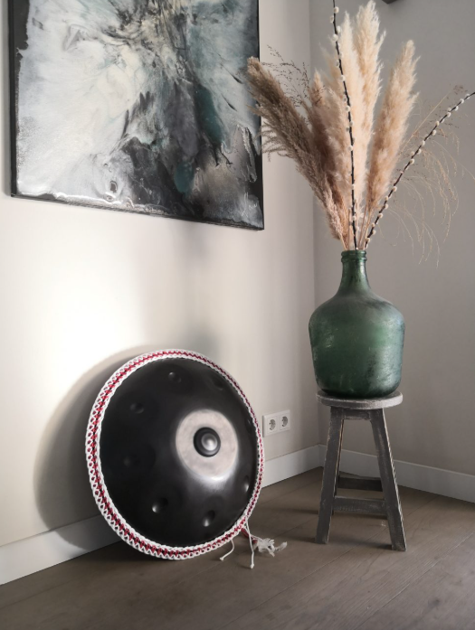 hoe-oud-is-de-handpan De-originele-Hang-handpan-ontwikkeld-door-PANart-in-2001